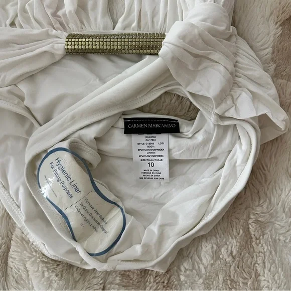 NEW Carmen Marc Valvo Deep Plunge Neckline One Piece Bathing Swim Suit Sz 10 - Picture 4 of 4